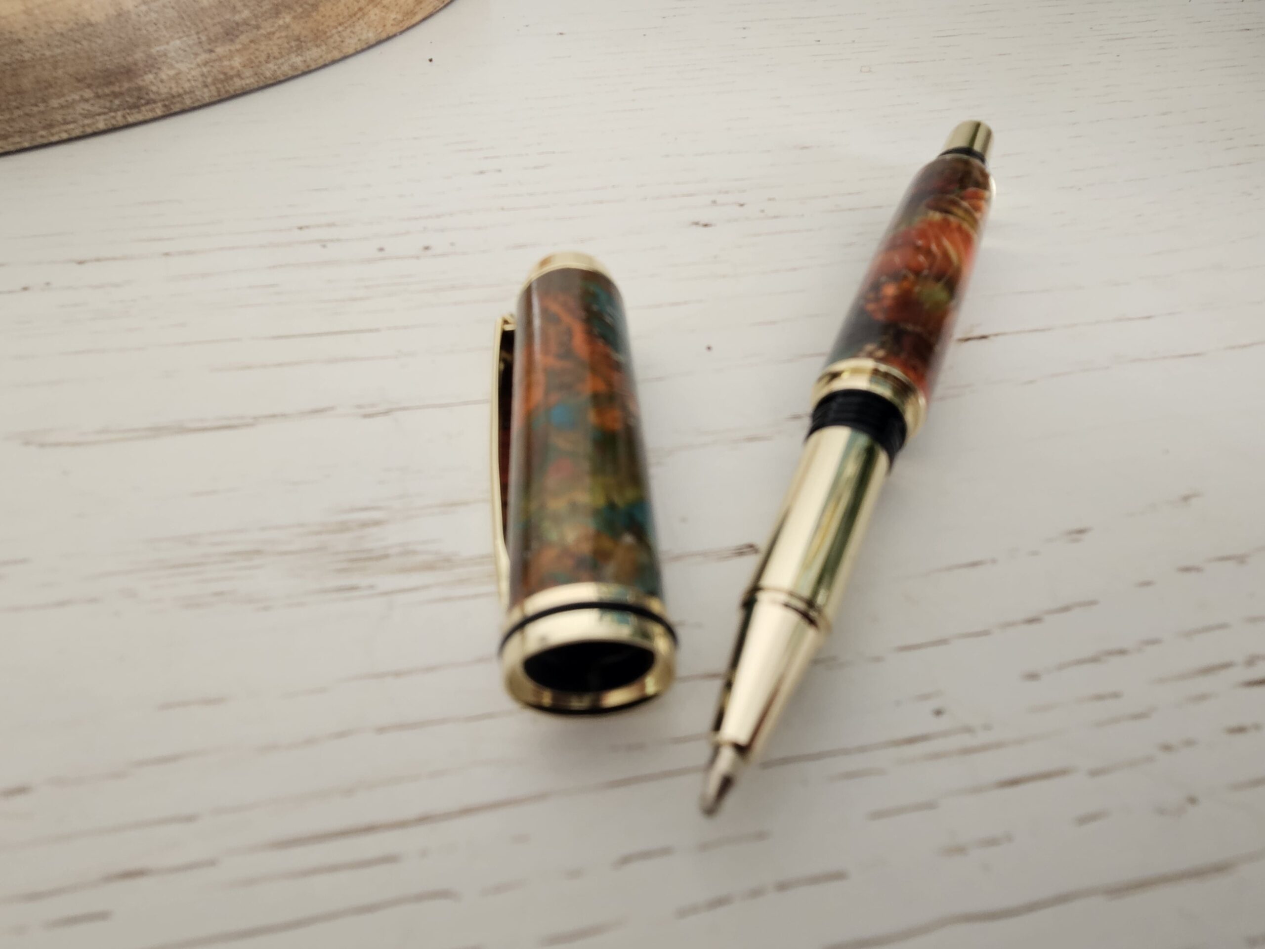 Stylo roller bois et résine – Image 3