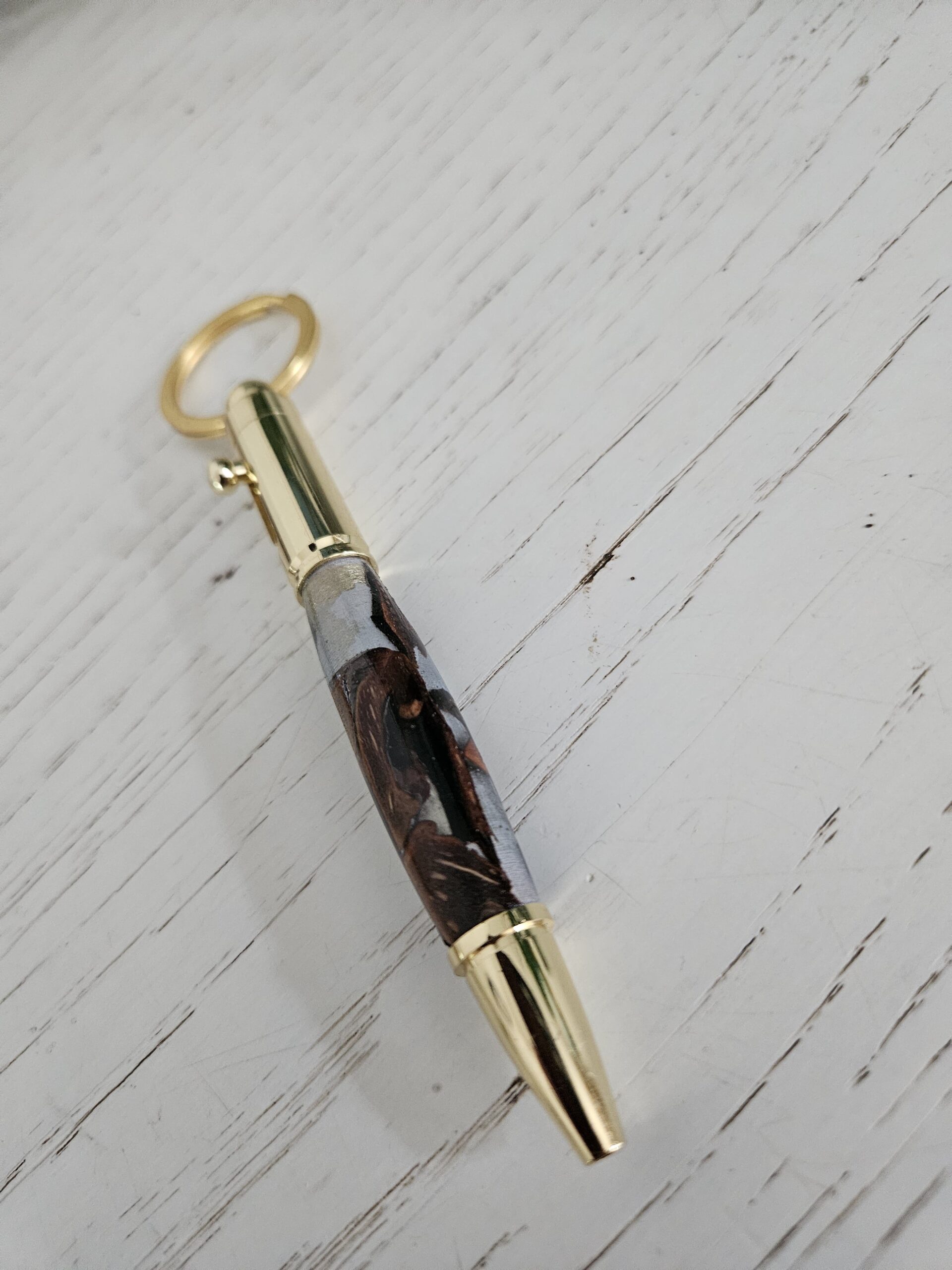 Porte clés stylo Pommes de pin – Image 2