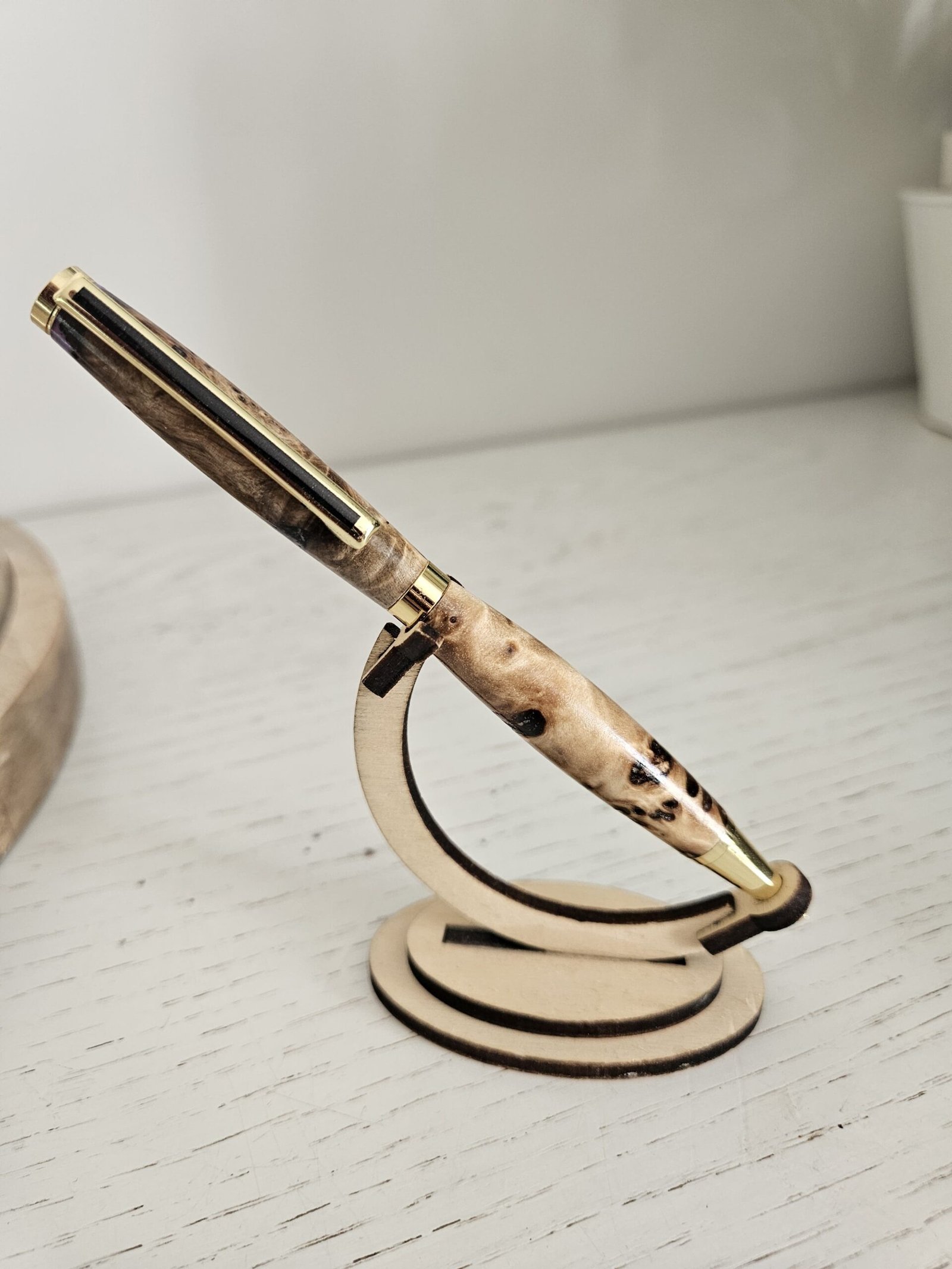 stylo bille en loupe de marronnier
