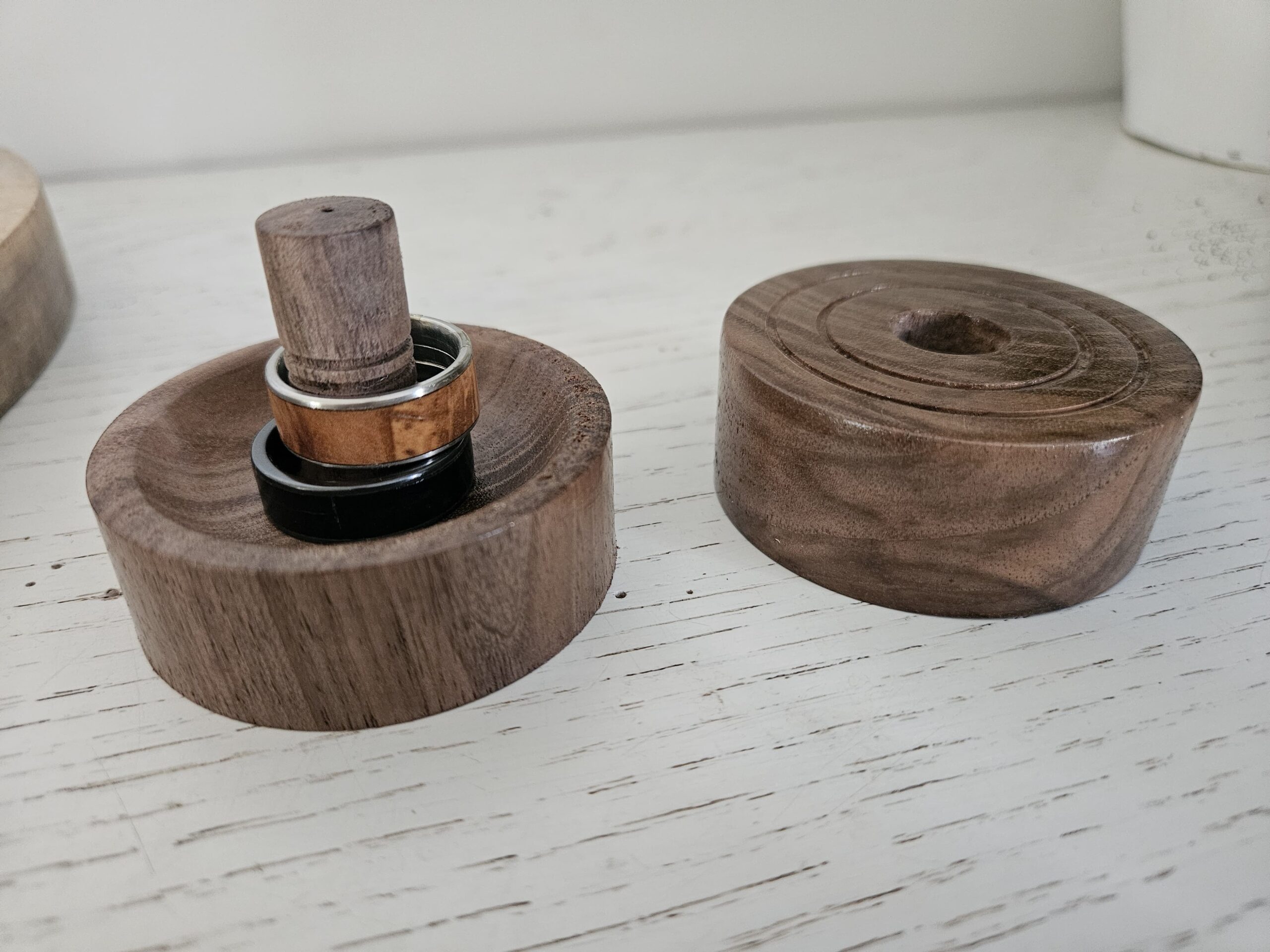 Boite à bagues en bois de noyer – Image 4