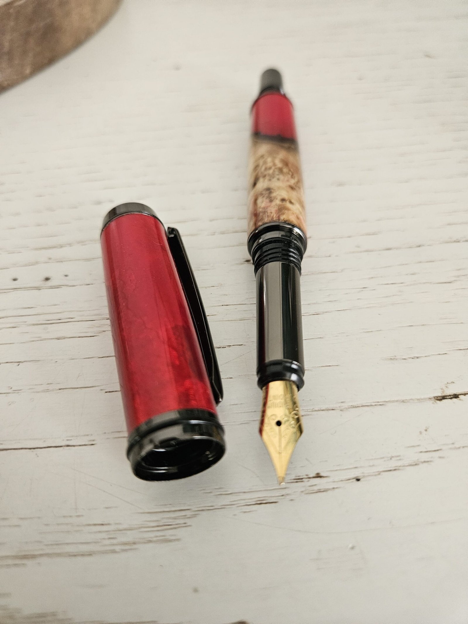 Stylo plume en bois et résine – Image 2