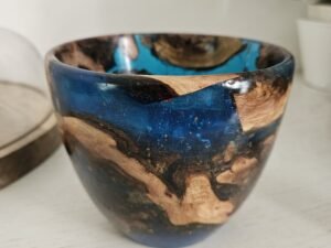 bol en bois et réine