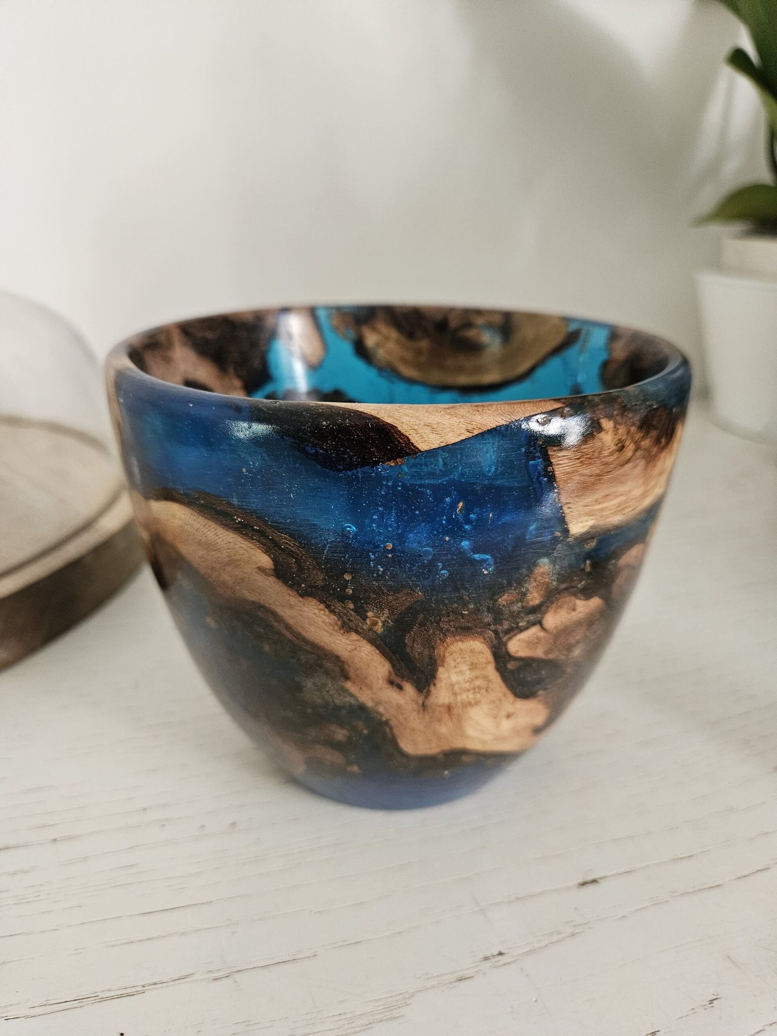 bol en bois et réine