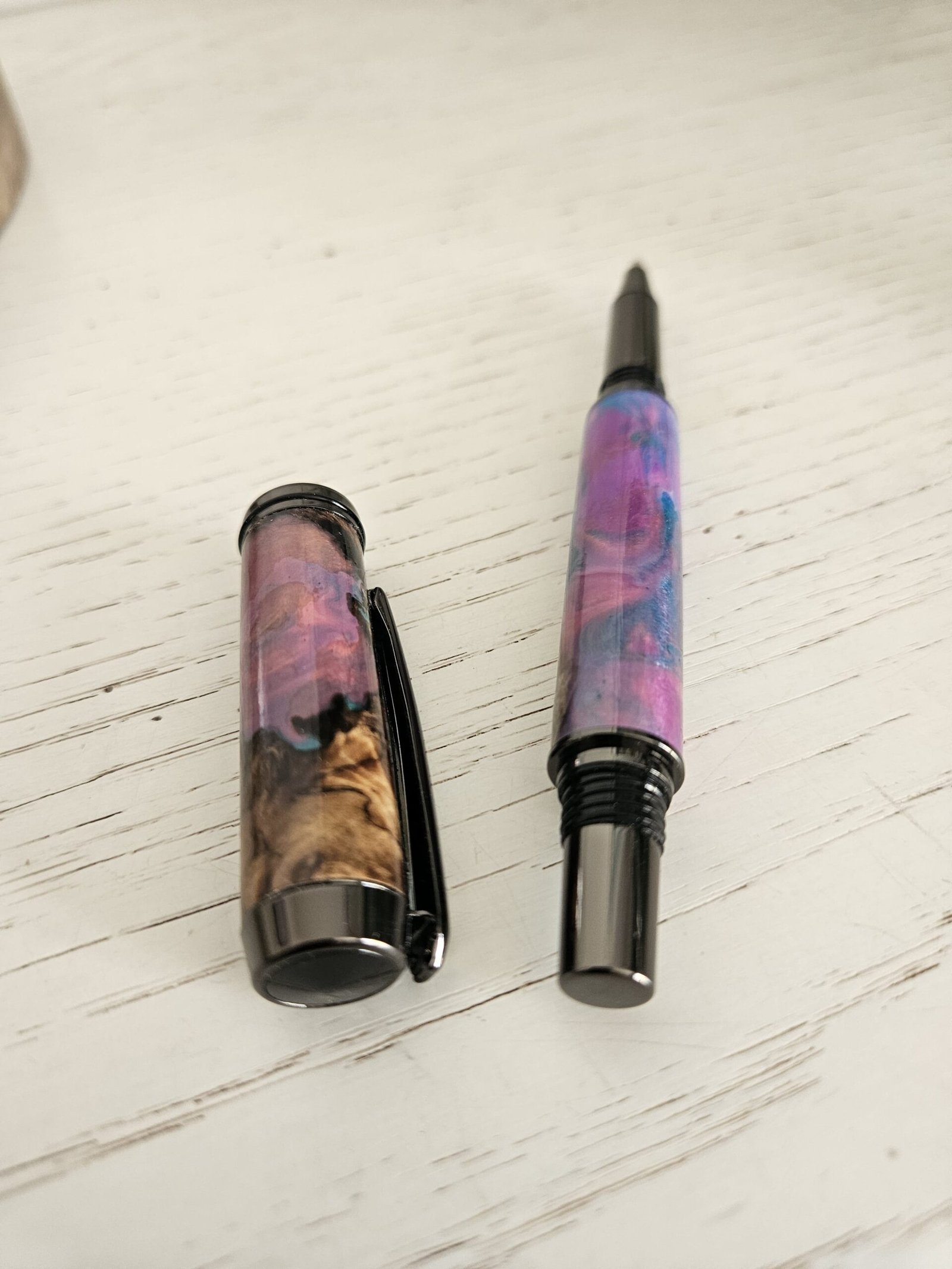 Stylo roller en bois et résine – Image 2