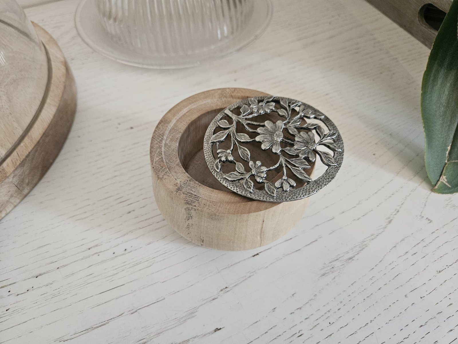 Pot Pourri en bois de charme, couvercle en étain – Image 2