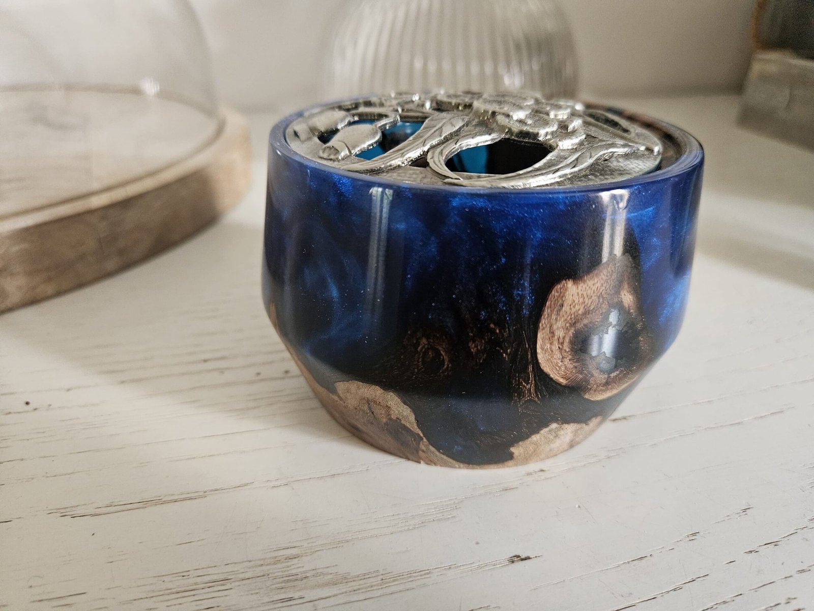 Pot pourri en cepes de vigne et résine – Image 5