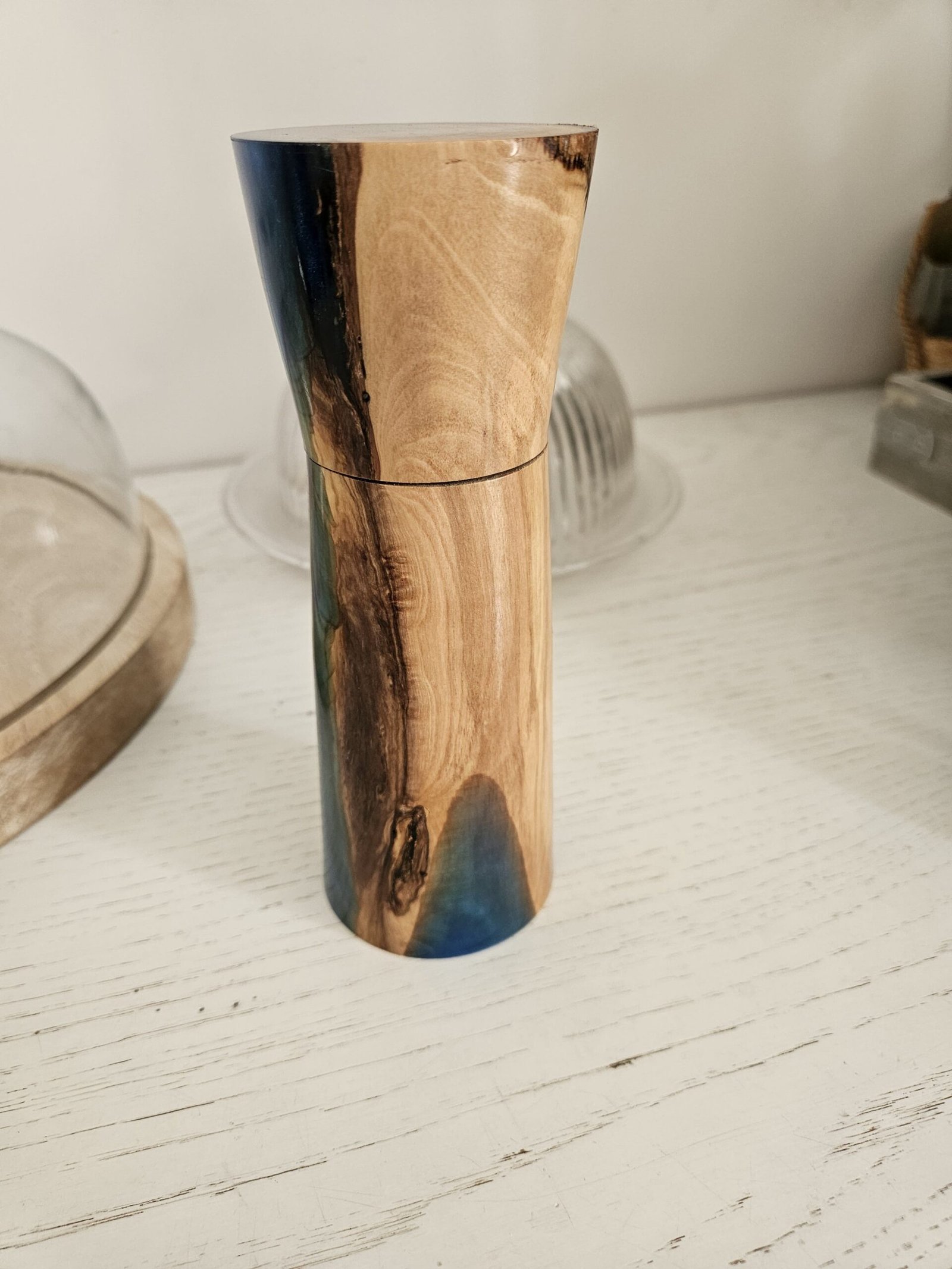 Moulin artisanal en bois d’olivier et résine bleue – mécanisme CrushGrind – Image 5